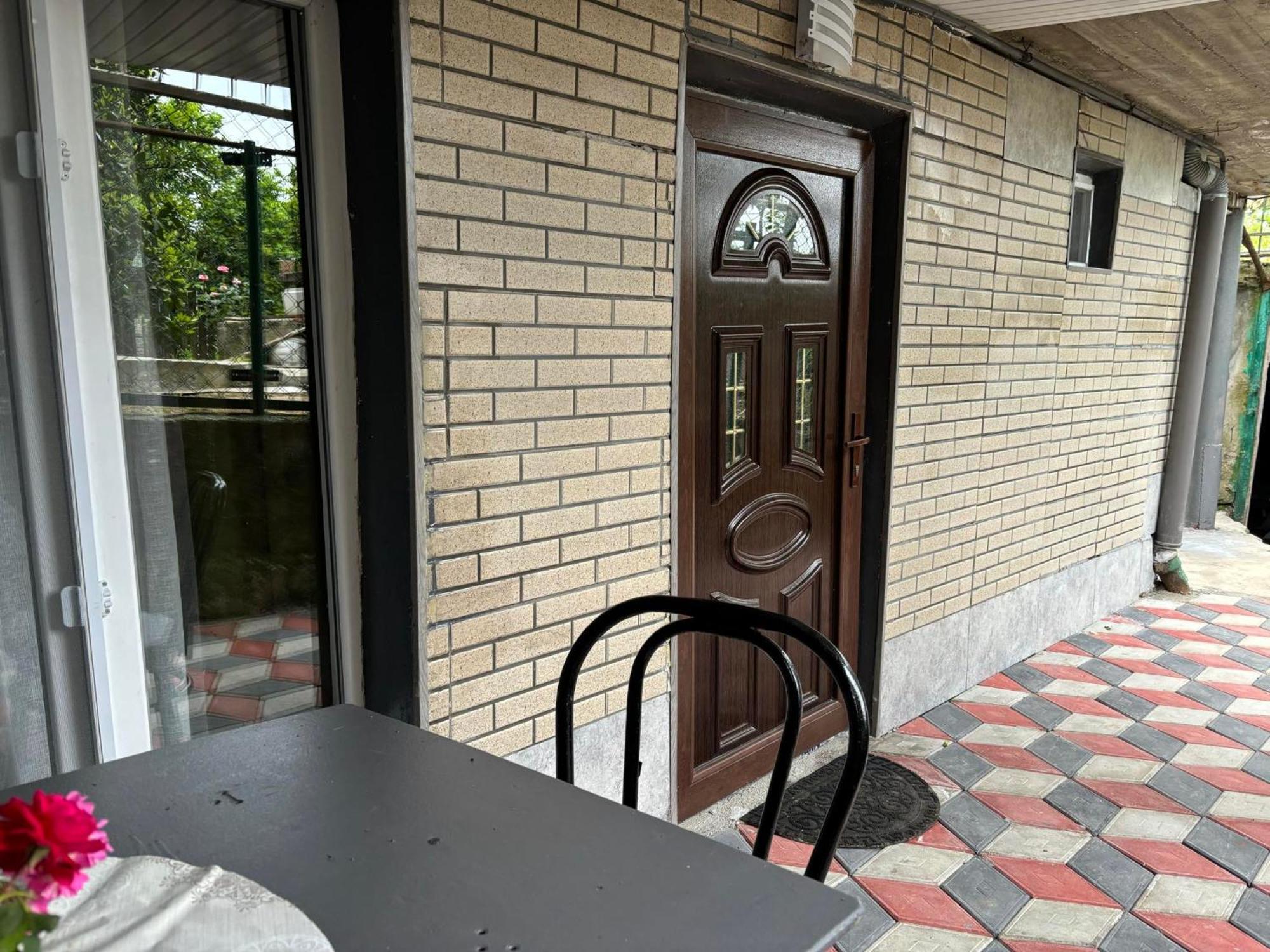 Guest House Happy House Kʼutʼaisi Exterior foto